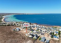 8 Stevens Dr, North Beach