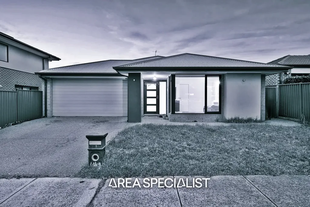 11 Bathgate Crescent, Cranbourne East, VIC 3977