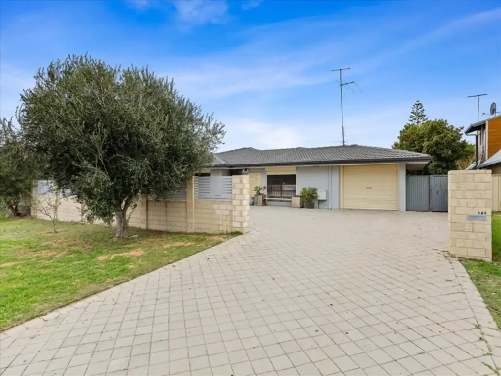 Halls Head 4 Bedroom Under Offer with Fifi @eXp Australia