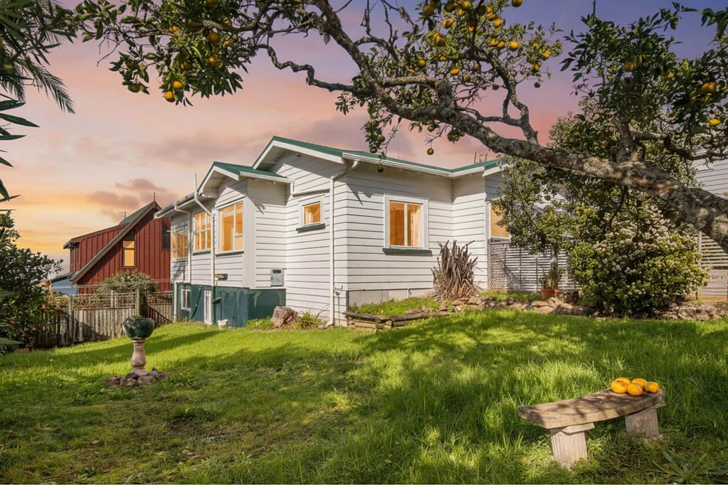 Onerahi 3房  Spacious and Sunny with Harbour Views