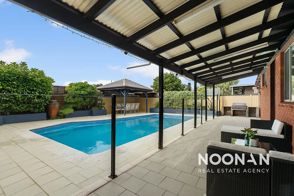 Moorebank 4Phòng ngủ The Ultimate Family Home: Perfect for Both Family Life and Entertaining