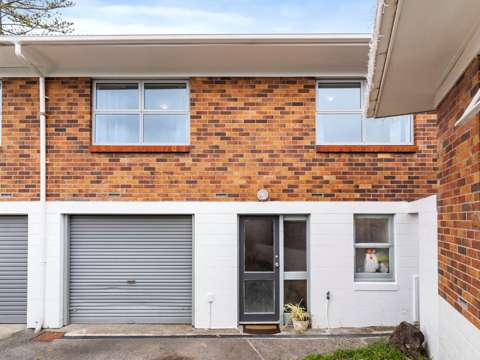 Northcote 3部屋 Super Size Brick Unit with Potential Plus