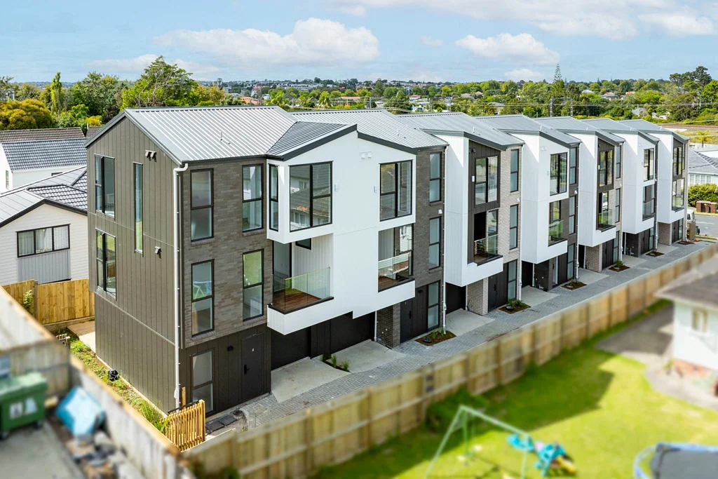 New Lynn 4Kwarto Brand New and No Body Coporate