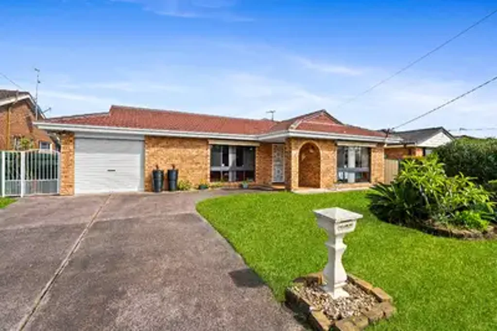 Three Bedroom Home IN Sught After Chittaway Bay!