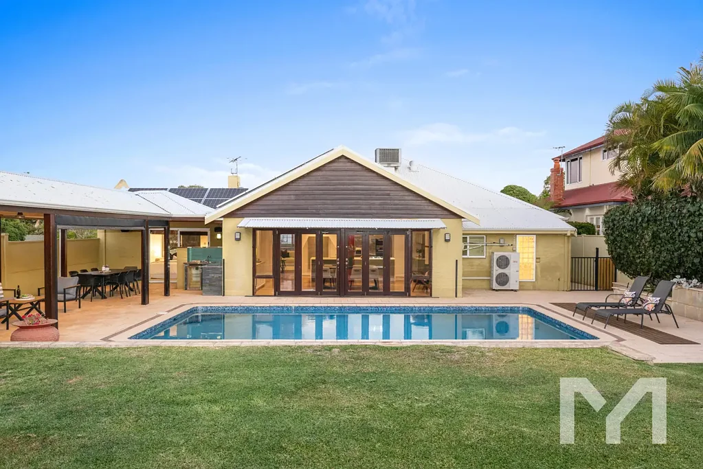 9 Linton Road, Attadale, WA 6156