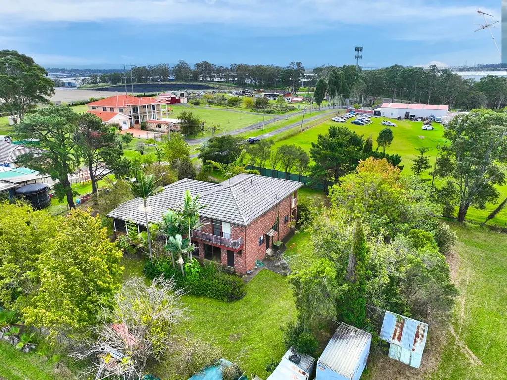 Horsley Park 4 Bedroom Five Acres