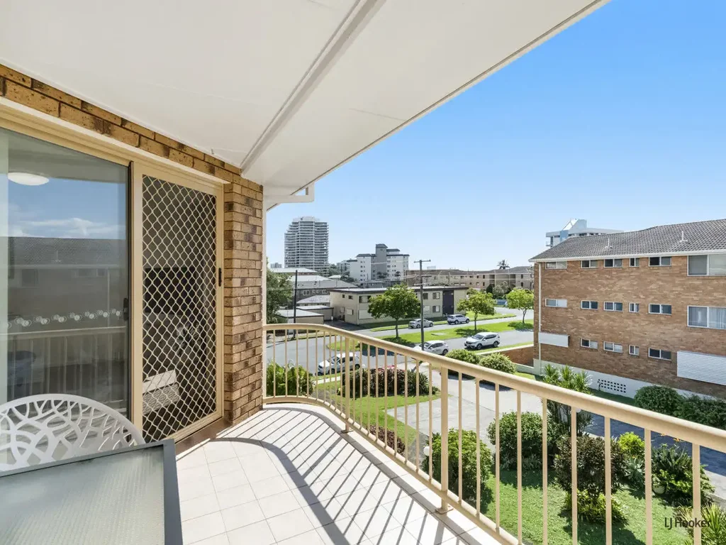 Convenient Unit Close to All Major Amenities!