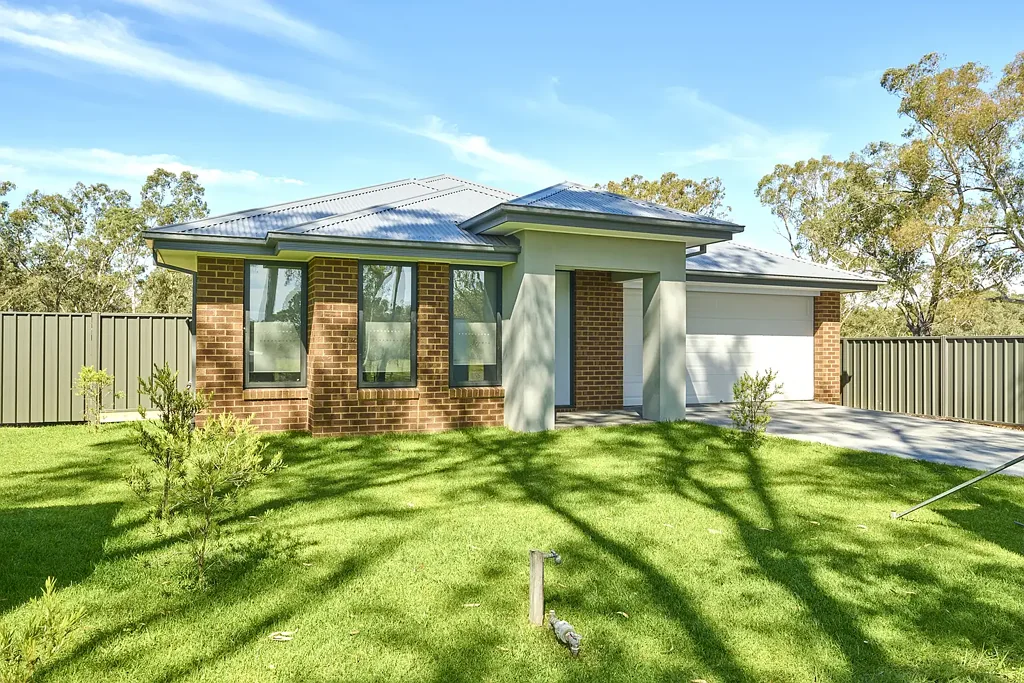NEW HOME LIVING