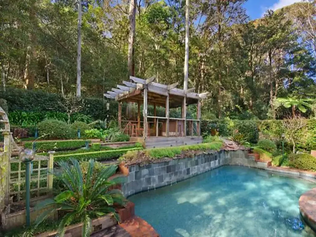 Three Bedroom Brick House with a Pool