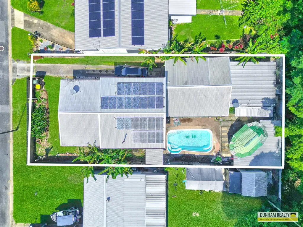 Manoora 4Kwarto TROPICAL ENTERTAINER | POOL | SOLAR| FLEXIBLE FAMILY HOME