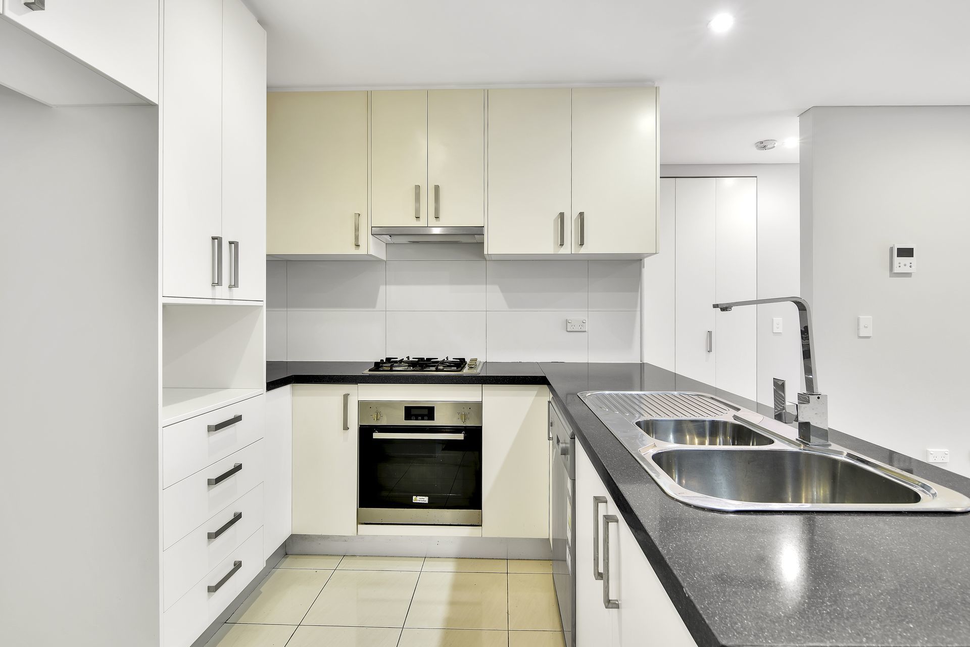 UNIT 3 33 HAMPDEN RD, ARTARMON NSW 2064, 0 phòng ngủ, 0 phòng tắm, Unit