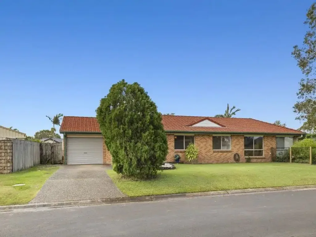 2/2 Edward Avenue, Pottsville, NSW 2489