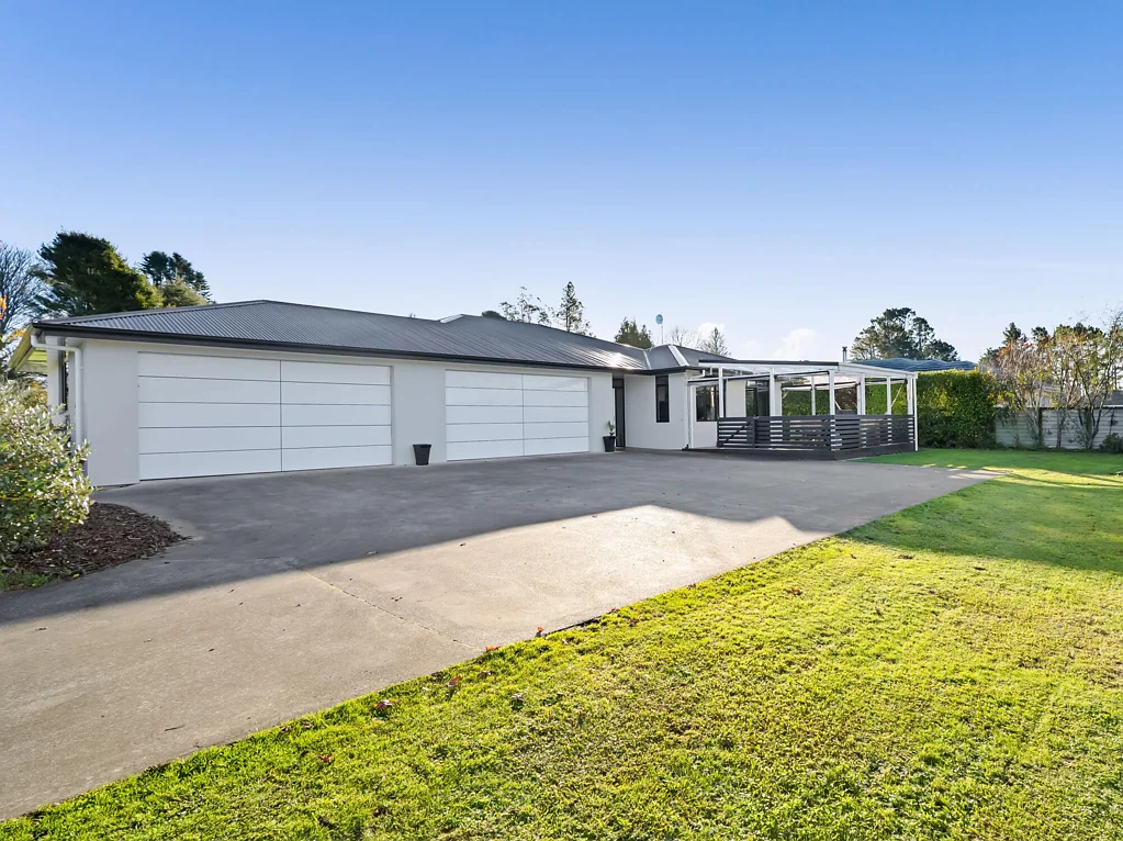 Stratford 5房  Spacious, Executive Living with Golf Course Views