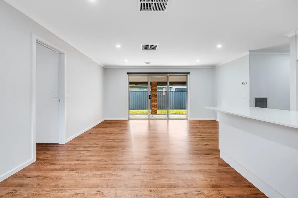 Beautiful Family Home in BROOKLYN FIELDS ESTATE!!