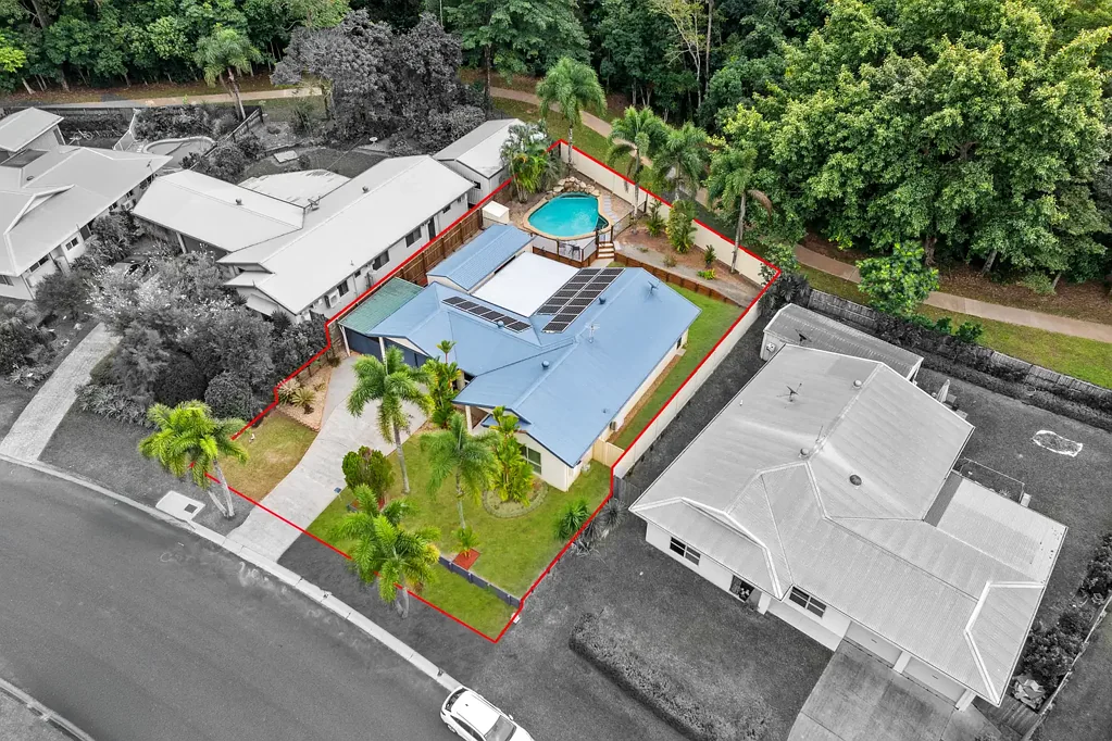 Mount Sheridan 3બેડરૂમ ENTERTAINER'S PARADISE - POOL, POWERED SHED, & SIDE ACCESS