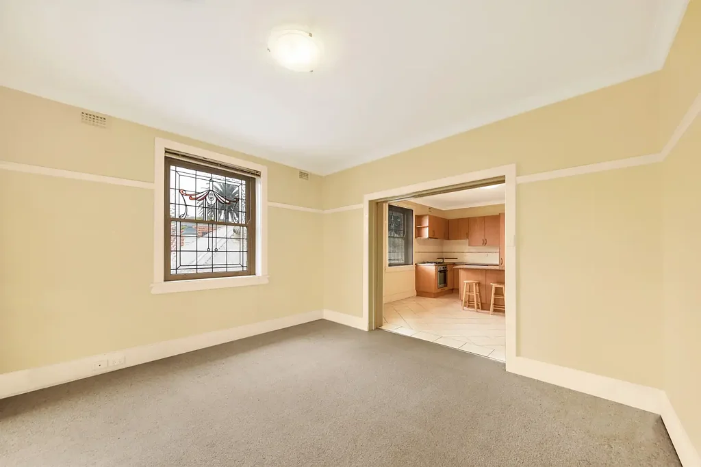 Charming Top Floor Apartment
