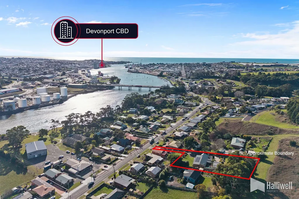 Ambleside 4 Bedroom Spacious Family Living with River Views on an Expansive Private Block