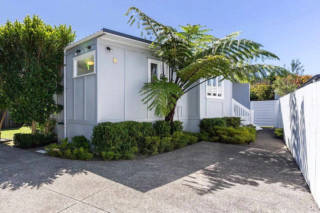 4A Tiroroa Avenue, Te Atatu South, Waitakere City, Auckland