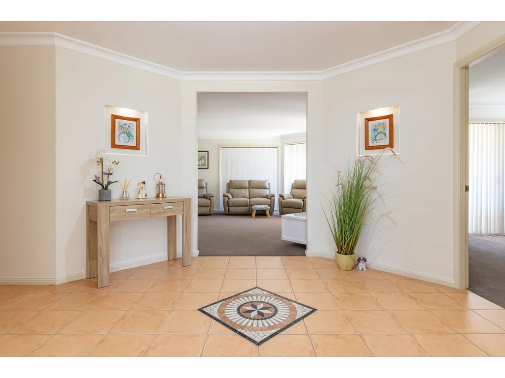 8 The Southern Parkway, Forster, NSW 2428