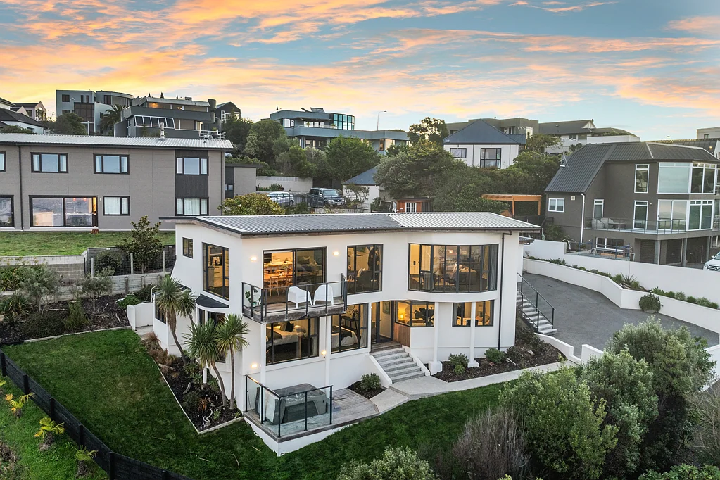 10 Glendevere Terrace, Redcliffs, Christchurch, Canterbury