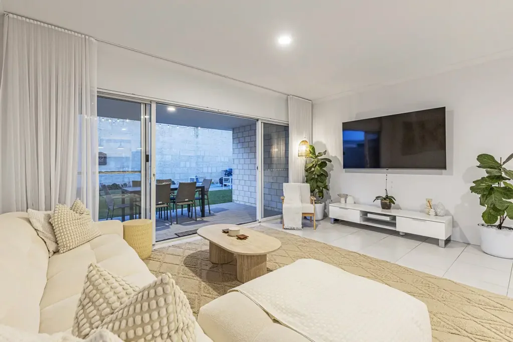 Sinagra 4Moenga Near New Home in the heart of Garden Park Grove