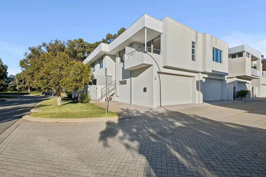 Contemporary apartment in sought after Perry Lakes