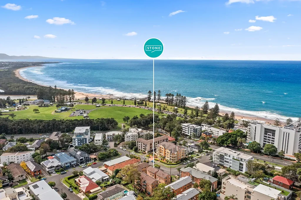 North Wollongong 2chambre Top floor apartment offers scenic coastal living