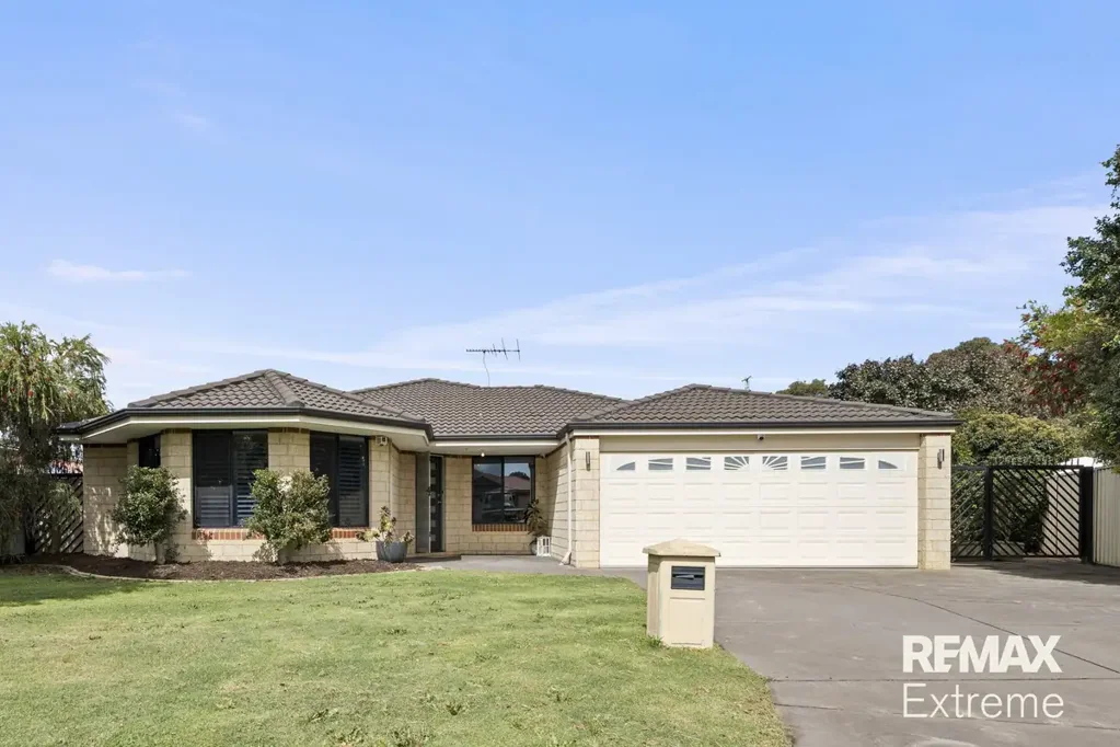 Tapping 4બેડરૂમ UNDER OFFER FIRST WEEK!