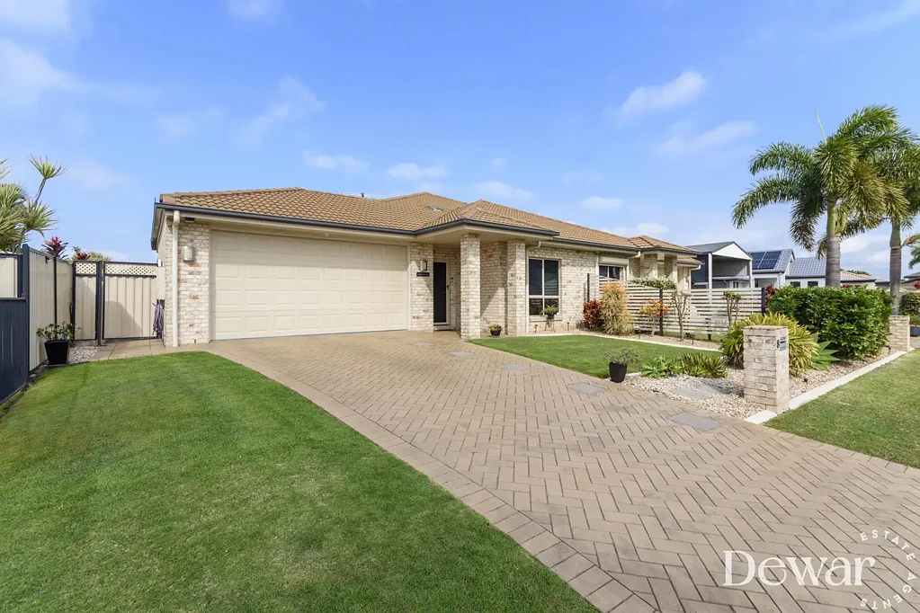Banksia Beach 4Moenga PREMIUM ISLAND LUXURY WITH AN ENTERTAINER'S DREAM ALFRESCO HAVEN
