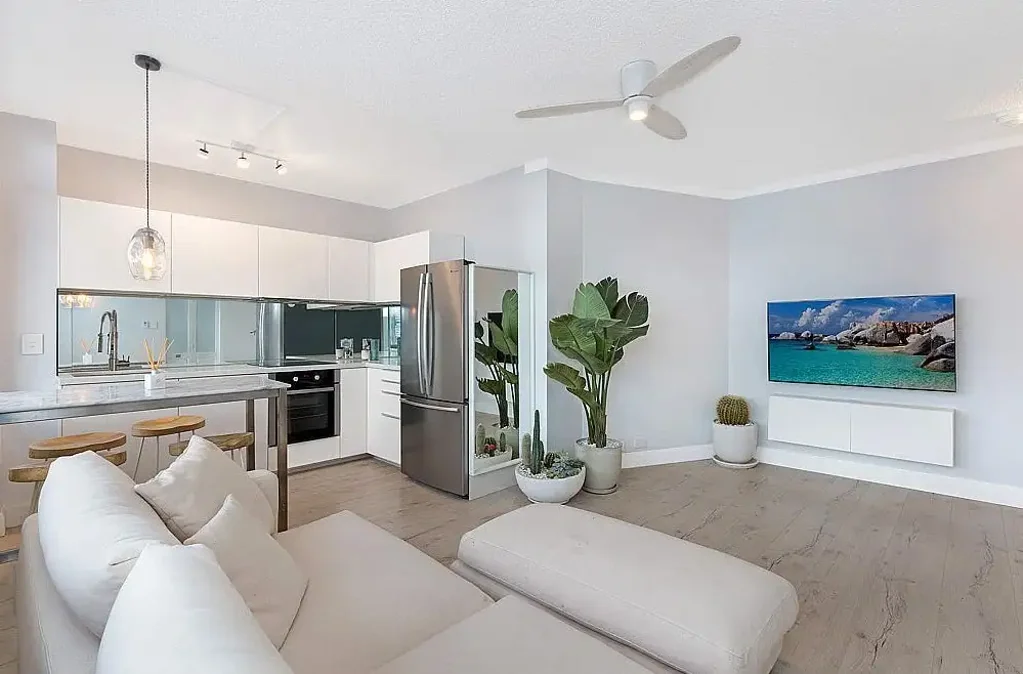 Spacious apartment of immaculate contemporary style