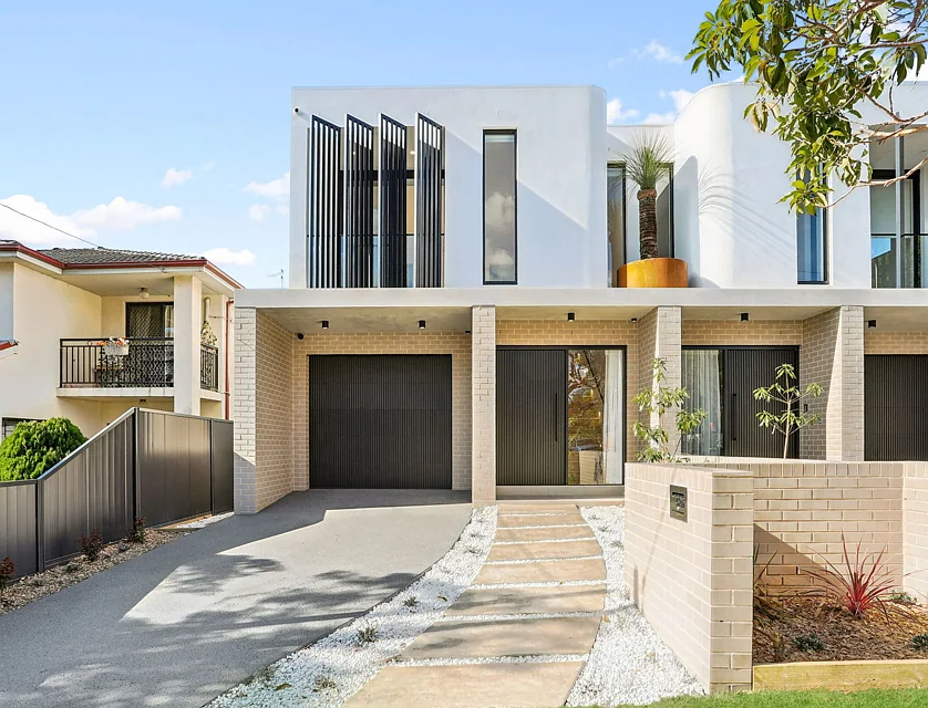 52A Waverley Street, Belmore, South Western Suburbs, 5房, 4浴, Apartment