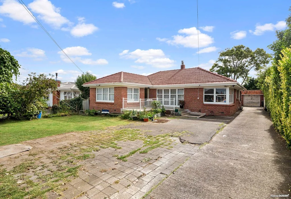 Spacious 4-Bedroom Family Home for Rent – 19 Fraser Rd, Papatoetoe