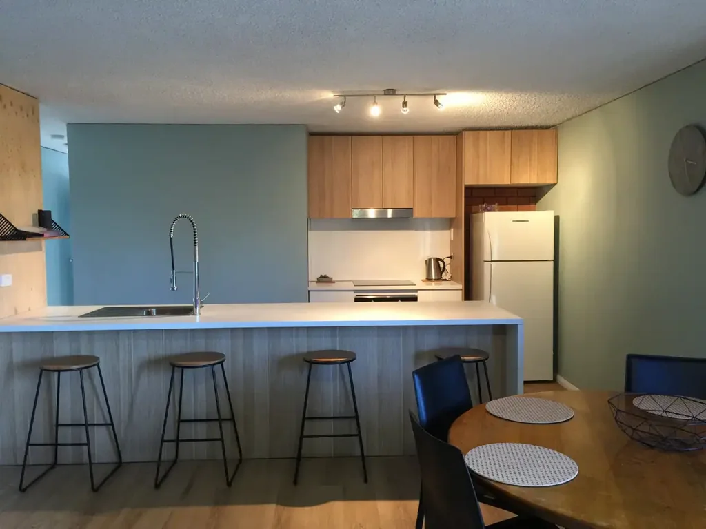 Summer Lease on Gippsland Street!