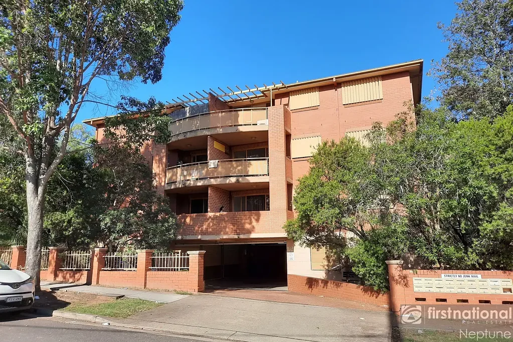 Stylish Two-Bedroom Apartment in an Unbeatable Lifestyle Location!