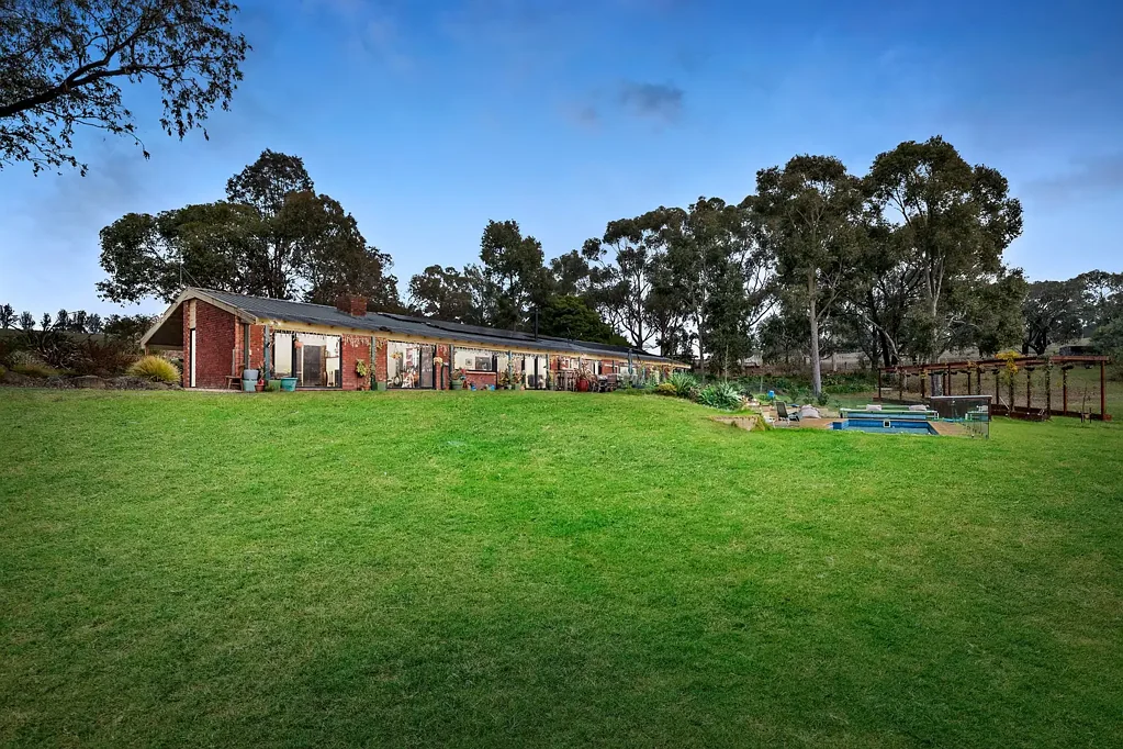 Doreen 5 Bedroom Tranquil Country Lifestyle