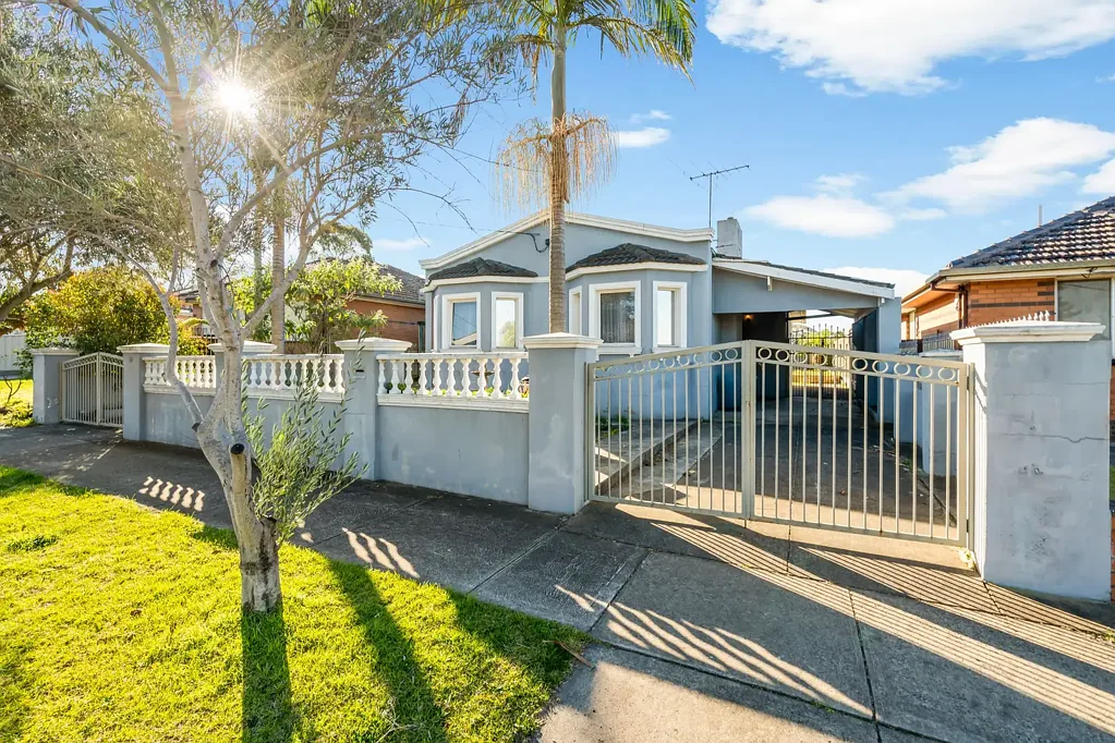 Experience Suburban Bliss in This 3-Bedroom Glenroy Gem
