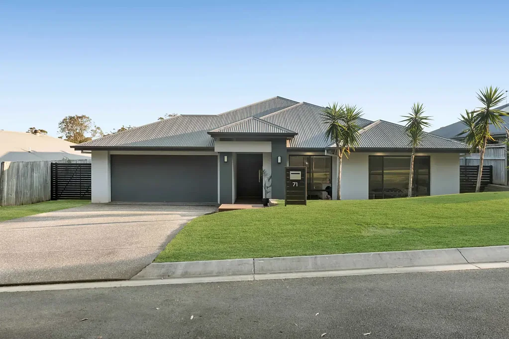 Mount Cotton 4 Slaapkamer Luxury Family Living with Bushland Outlook & Exceptional Entertaining