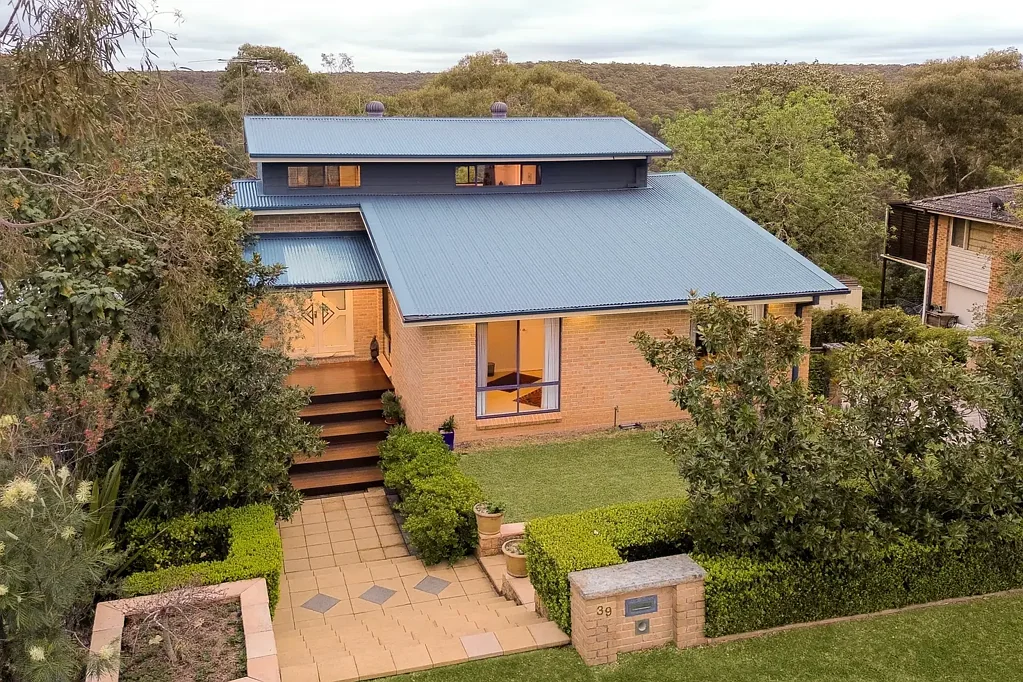 Winmalee 5कमरा Exceptional Family Living with Serene Bush Outlook