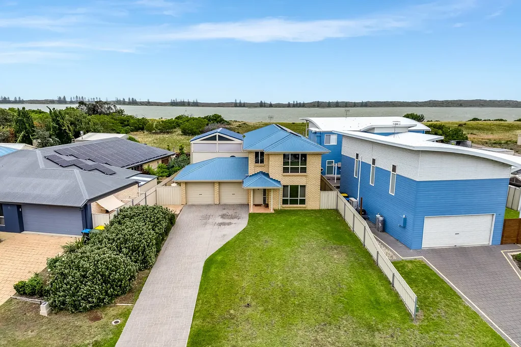 Hindmarsh Island 3 Slaapkamer Quality Hickinbotham Home with Space, Style & Lower Murray Views