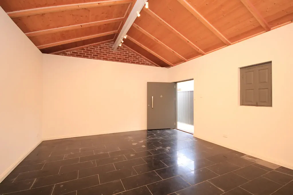 Perfect Self Contained Apartment in Quiet Location