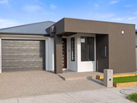 Craigieburn 4 Bedroom Brand New in Pristine Pocket
