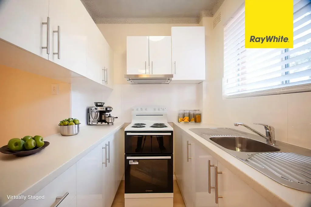 RENOVATED TWO BEDROOM UNIT IN EXCELLENT LOCATION