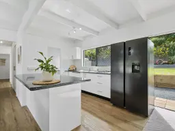 7 June Crescent, Noosaville