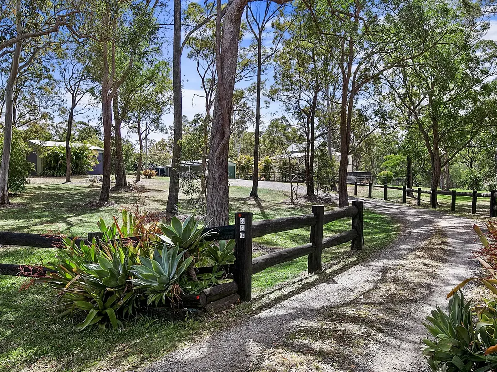 Tinana 4 Bedroom Spacious Character Home on 2.5 Acres with Huge Sheds & Dam