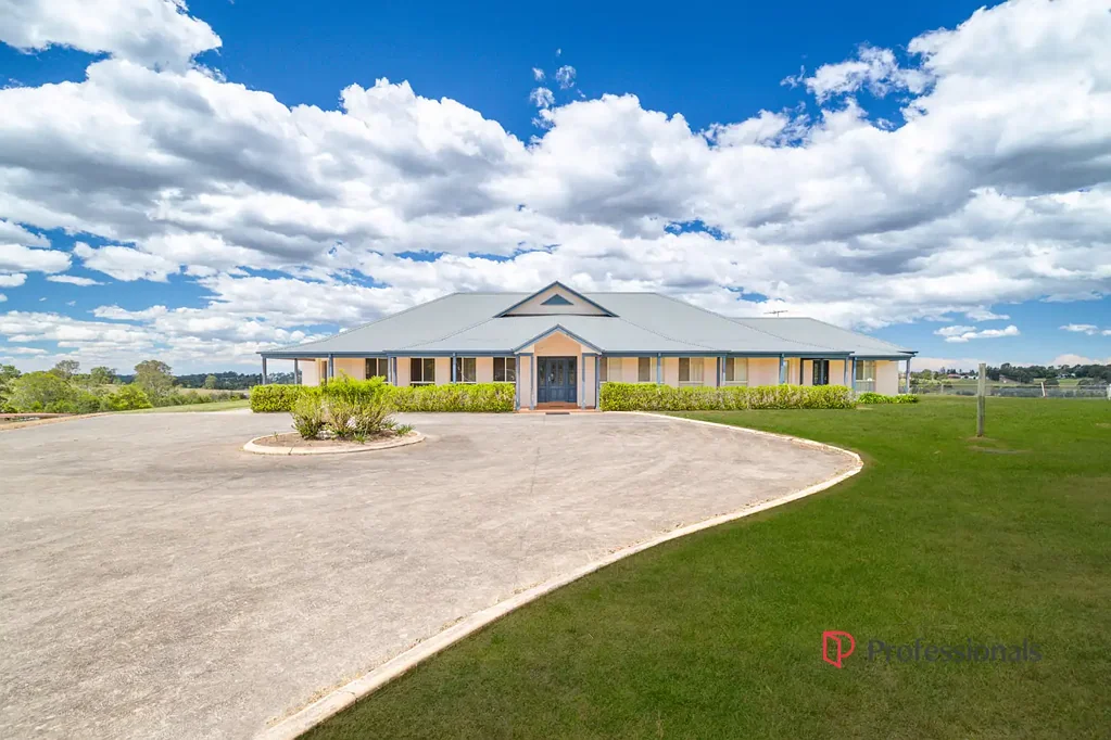 The Oaks  Sensational Acreage Opportunity – Prestigious Rural Lifestyle