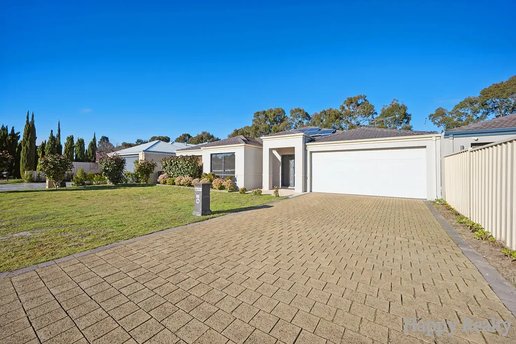 Canning Vale 4Kwarto Spacious Family Entertainer with Pool, Solar Panels & Multiple Living Areas on 610sqm