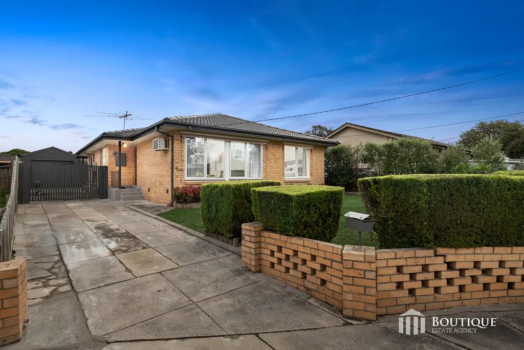 Dandenong North 3Zimmer Modern Comfort with 3 Bedrooms Plus Studio