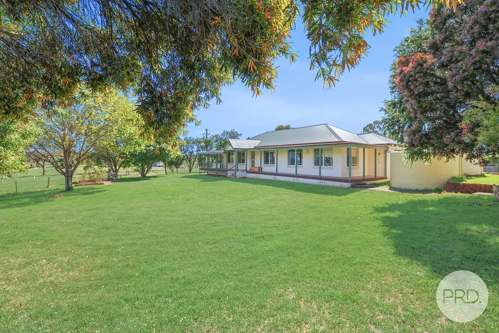 2 Red Gum Place, Tamworth, NSW 2340