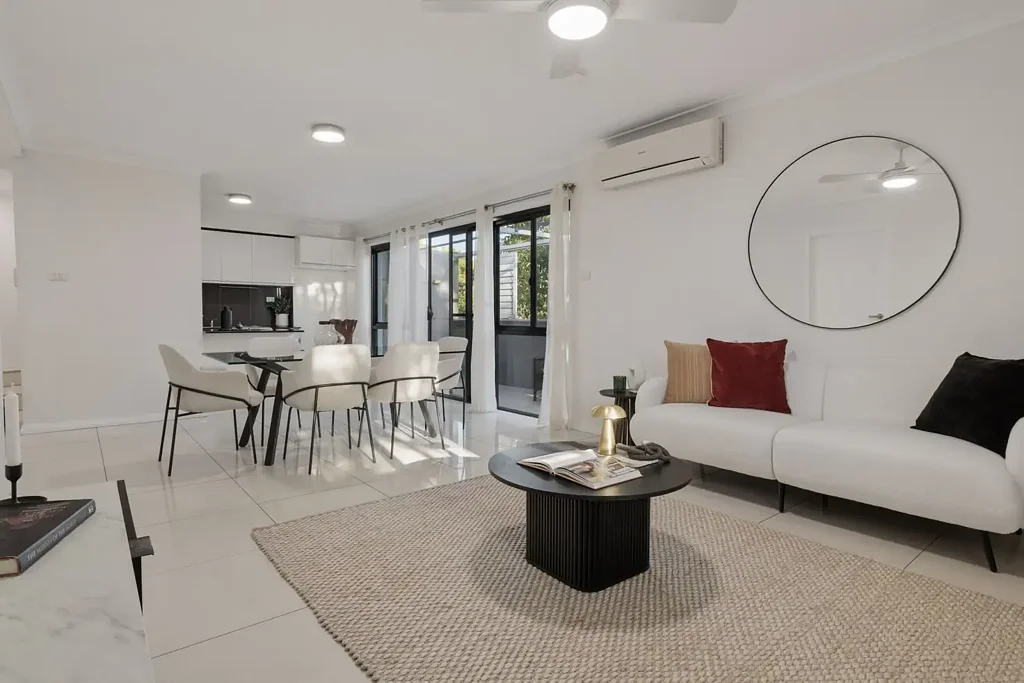 Homebush West 3房 带双停车位的超大复式公寓 Massive Split Level Apartment with Double Parking