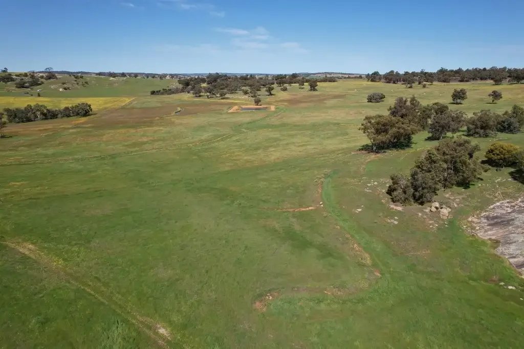 Beverley Wilgy Hill Farm 365.58ha (902.98acres)